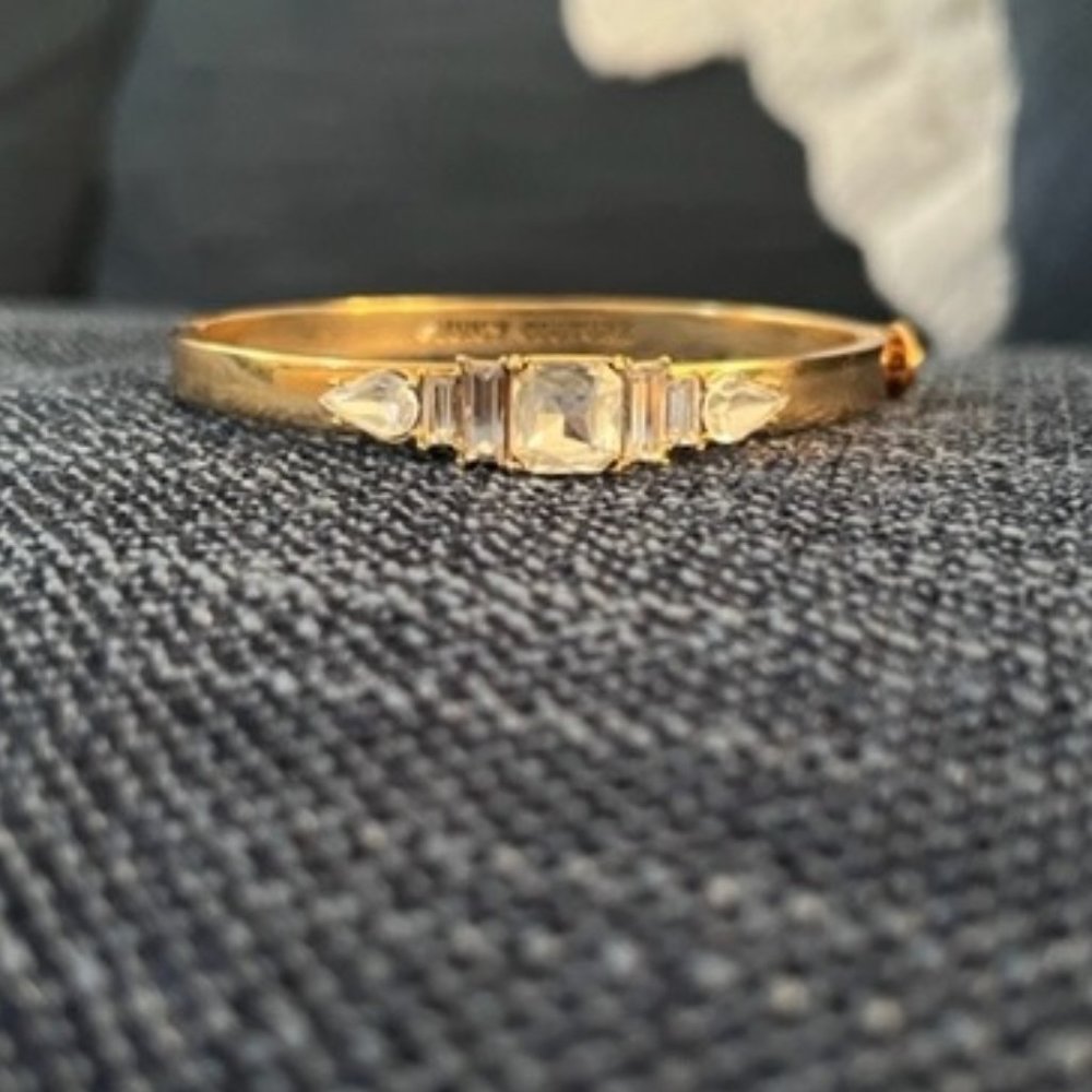 JUICY COUTURE GOLD CRYSTAL BANGLE